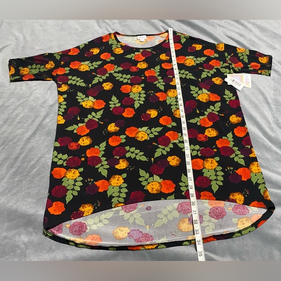 OVERSIZED C PICS CLOSET CLEAR OUT ON ALL LULAROE MAKE AN OFFER BUNDLE NWT MEDIUM - Picture 3 of 11